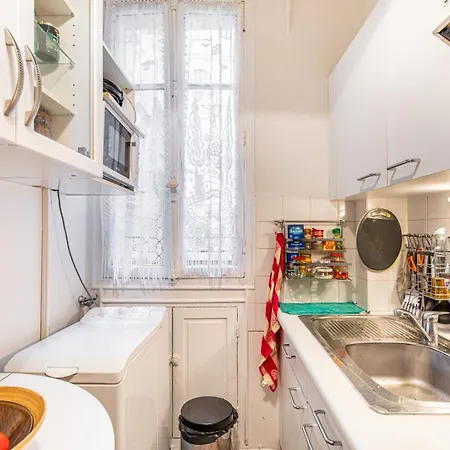 Guestready - Cosy Proche Parc Monceau * Parigi